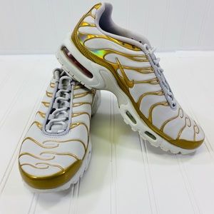 NEW Nike Women’s Air Max Plus “White Gold”